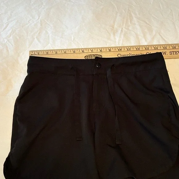 Magellan Outdoors Womens Black Active Shorts Size XS Polyester Zip Pocket - Picture 5 of 7